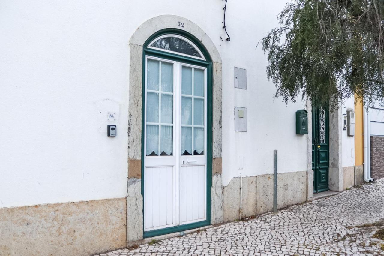 Traditional Portuguese Village House - Casa Martins No 52 Freiria Bagian luar foto